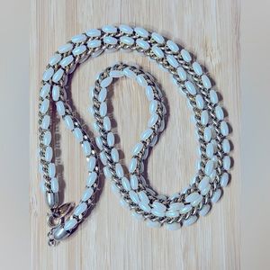 Trifari TM vintage signed necklace golden tone with faux pearls good condition